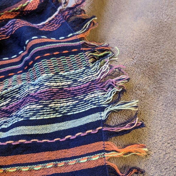 Patterned Scarf - Picture 4 of 4